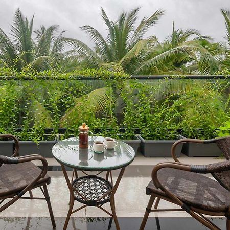 Villa Sereno By Stayvista - An Elegant And Entertaining Retreat Featuring A Swimming Pool, Outdoor Jacuzzi, Modern Interiors, And A Snooker Table Alībāg Exteriér fotografie