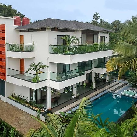 Villa Sereno By Stayvista - An Elegant And Entertaining Retreat Featuring A Swimming Pool, Outdoor Jacuzzi, Modern Interiors, And A Snooker Table Alībāg Exteriér fotografie