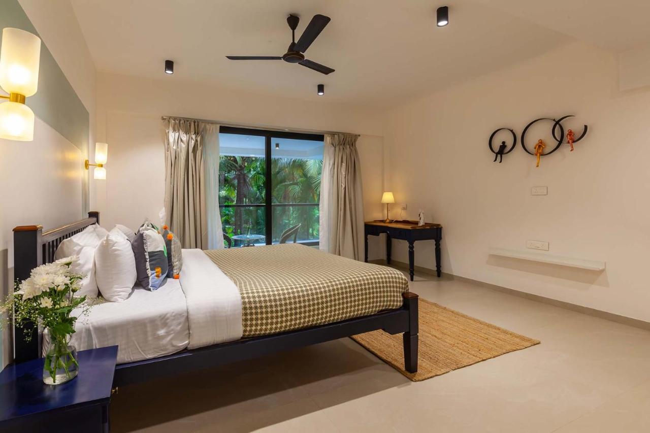 Villa Sereno By Stayvista - An Elegant And Entertaining Retreat Featuring A Swimming Pool, Outdoor Jacuzzi, Modern Interiors, And A Snooker Table Alībāg Exteriér fotografie