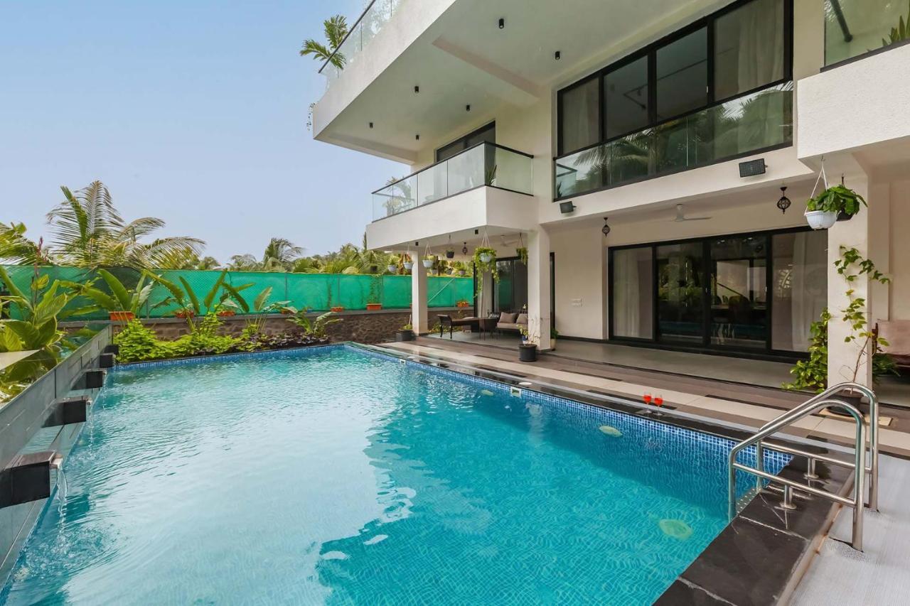 Villa Sereno By Stayvista - An Elegant And Entertaining Retreat Featuring A Swimming Pool, Outdoor Jacuzzi, Modern Interiors, And A Snooker Table Alībāg Exteriér fotografie
