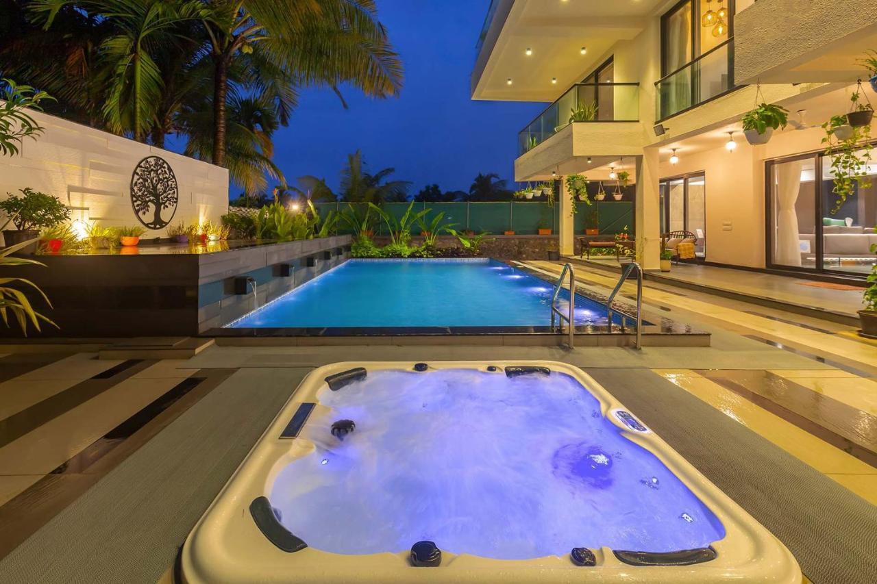 Villa Sereno By Stayvista - An Elegant And Entertaining Retreat Featuring A Swimming Pool, Outdoor Jacuzzi, Modern Interiors, And A Snooker Table Alībāg Exteriér fotografie