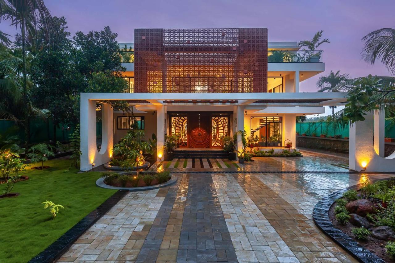 Villa Sereno By Stayvista - An Elegant And Entertaining Retreat Featuring A Swimming Pool, Outdoor Jacuzzi, Modern Interiors, And A Snooker Table Alībāg Exteriér fotografie